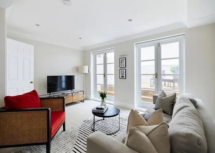 The South Kensington Wonder - Trendy 3Bdr House With Garden